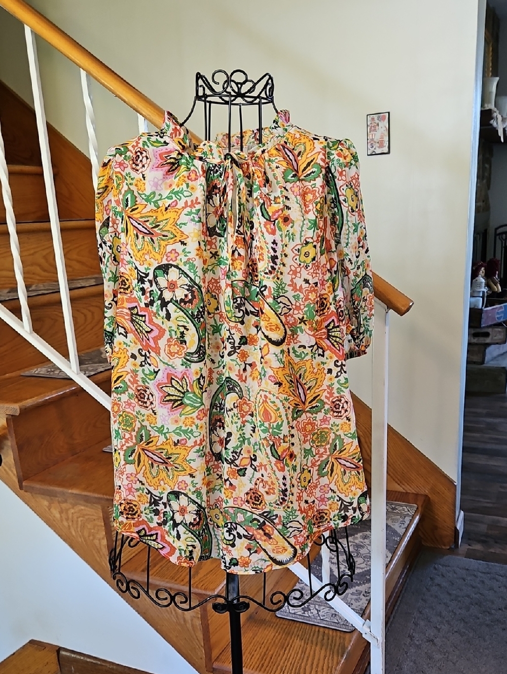 👚cupcakes & cashmere Multicolor Paisley Tie-Neck Blouse
